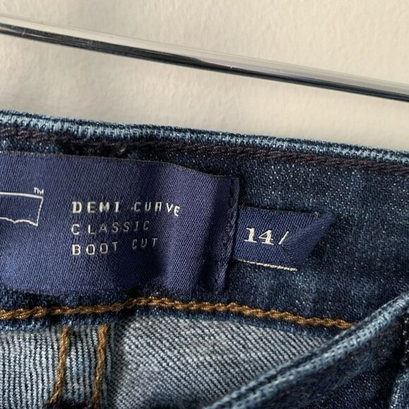 Levis Denim Curve Classic Boot Cut Dark Wash Size 14 32 - Picture 2 of 5